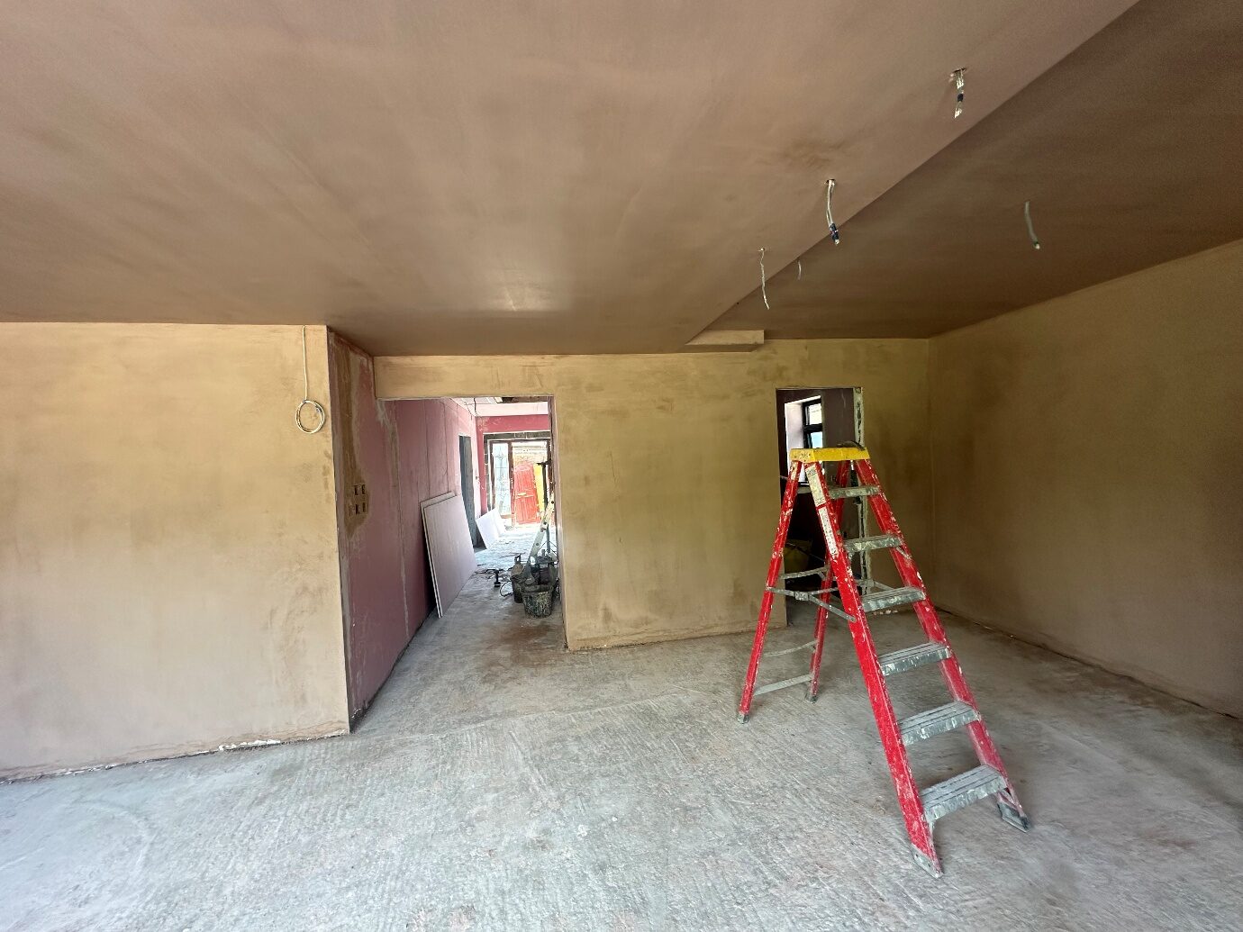Plaster Skimming or Replastering: Which Does Your Home Need?