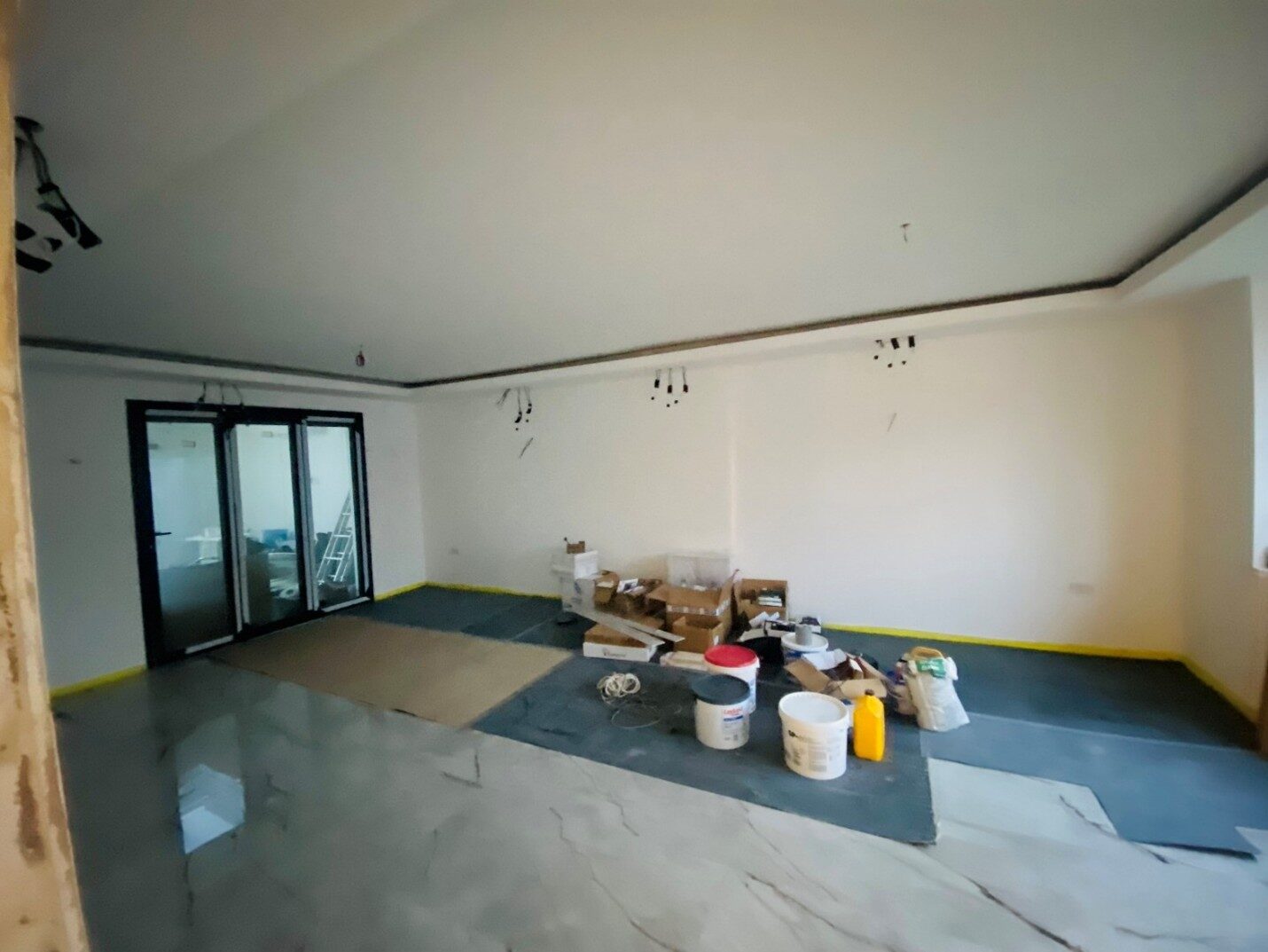 Tiles, Laminate or Vinyl: Choosing Flooring for Your Home